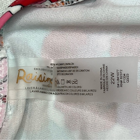 Raisins Curve Trendy Plus Size Muna Floral One-Piece Swimsuit 22W - Picture 4 of 11